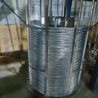 BWG20 BWG21 BWG22 Ζυγισμένο σύρμα Διαμέτρου 0,7 4mm Ζεστό βύθιση Ηλεκτρο Gi σύρμα Ζυγισμένο σύρμα χάλυβα με μη κράμα υλικό