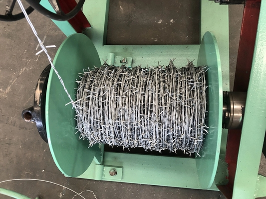 Ανθεκτικό στη διάβρωση 450mm Διά galvanized ξυράφι Barbed Wire Mesh για μονό ξυράφι τύπου και μεγάλη προστασία κατά της διάβρωσης