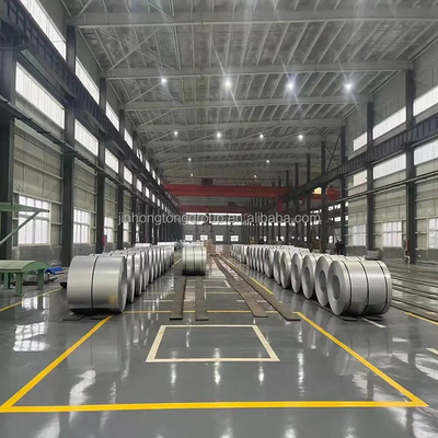 Διαρθρωτικό υλικό ASTM DX51D Ζεστό βουτηγμένο κύλινδρο χάλυβα Galvalume Z275 έως Z600 με πιστοποιητικό GS και μακροχρόνια επικάλυψη