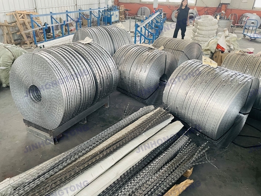 Ζεστό γαλβανισμένο 500m Double Strand Razor Barbed Wire Φράχτης Σύρμα υψηλής αντοχής σε έλξη για αυξημένη ασφάλεια