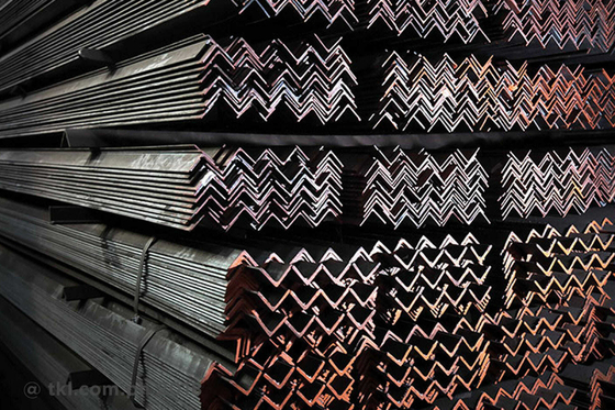 Κρατικό εργοστάσιο ASTM Standard Q235/Q345/SS400/ST37-2/ST52/Q420/Q460/S235JR/S275JR/S355JR HR Ατσάλι άνθρακα Ίση γωνία μπάρα 6m-12m