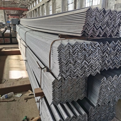 ASTM A36 SS400 S235JR S345JR Ίση γωνία ράβδος για μηχανική δομή θερμά έλασης σιδήρου γωνιακό χάλυβα