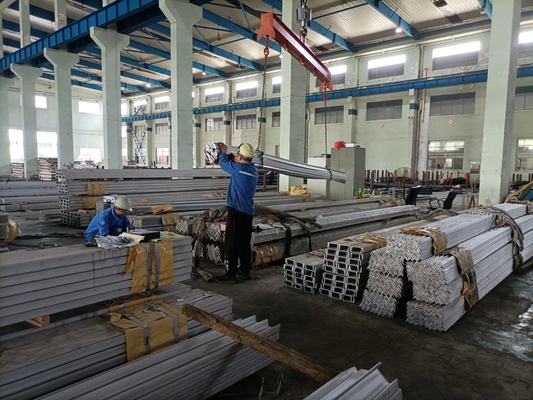 316 SS L Προφίλ διακόσμησης γωνίας με TSHS / 2B / THS / 2D / BA / 2BB Επιφάνεια Φινίρισμα μήκος 1000mm 6000mm ή ως αίτημα του πελάτη