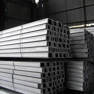 Άμεση ASTM Q235 Q345 Ζεστή έλαση U-σχήμα καναλιού από χάλυβα για μη κράμα δομικές και βιομηχανικές εφαρμογές