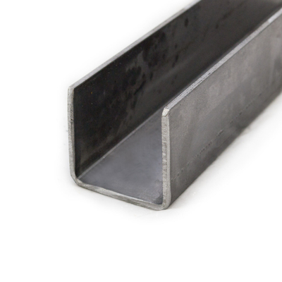0.8mm-3.0mm πάχος μη κραματοποιημένο ατσάλι άνθρακα με κανάλι U για το σύστημα υποστήριξης Q235 Q345 SS400 υλικό