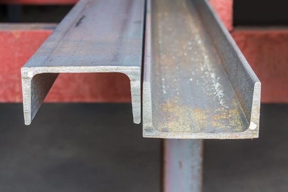 0.8mm-3.0mm πάχος μη κραματοποιημένο ατσάλι άνθρακα με κανάλι U για το σύστημα υποστήριξης Q235 Q345 SS400 υλικό