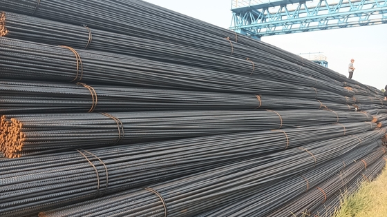 HRB400/500 ASTM A615 BS4449 Επαγγελματίες κατασκευαστές εμπιστεύονται τα σιδηροτροχία από χάλυβα άνθρακα AiSi