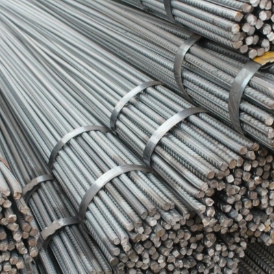 Υψηλού επιπέδου HRB400/500 ASTM A615 BS4449 Σιδηροτροφίες από χάλυβα άνθρακα για εμπορικά κτίρια 8M μήκος