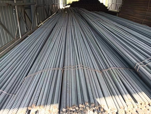 Υψηλού επιπέδου HRB400/500 ASTM A615 BS4449 Σιδηροτροφίες από χάλυβα άνθρακα για εμπορικά κτίρια 8M μήκος
