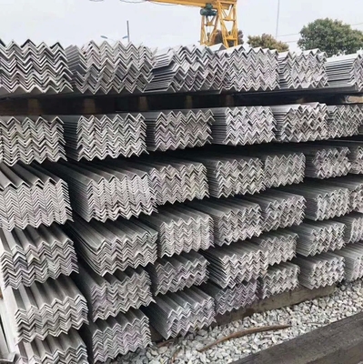 Υψηλής ποιότητας καυτό έλαση SS Steel Angle Bar 50*50*6000mm Perforated Stainless Steel Angle
