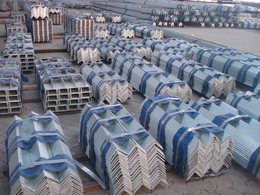 Προσαρμοσμένο Μέγεθος 50*50*3 50*50*4mm Ίδιο ανοξείδωτο χάλυβα L Μικρή γωνία Ζεστό έλασης δομικές γωνίες χάλυβα