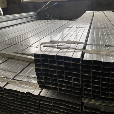 Astm Standard St37 Κούφος τετραγωνικός σωλήνας 2,5 ιντσών Ζυγισμένα σωλήνες χάλυβα Ζεστό βύθισμα Ζυγισμένα τετραγωνικά σωλήνα με συγκόλληση και χωρίς συγκόλληση