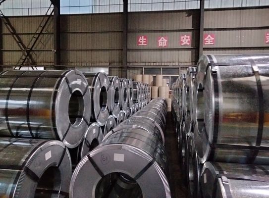 Ψυχρά τυλιγμένα με χαμηλό άνθρακα μαύρες ταινίες από χάλυβα 20 mm έως 200 mm πλάτος Ζυγισμένη ταινία από χάλυβα σε περιέλιδο για ταινία συσκευασίας